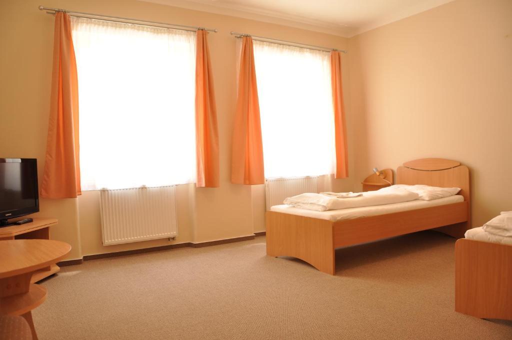 Hotel V Centru チェスケー・ブジェヨヴィツェ 部屋 写真